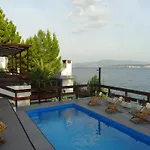 Nikola Feriehus *