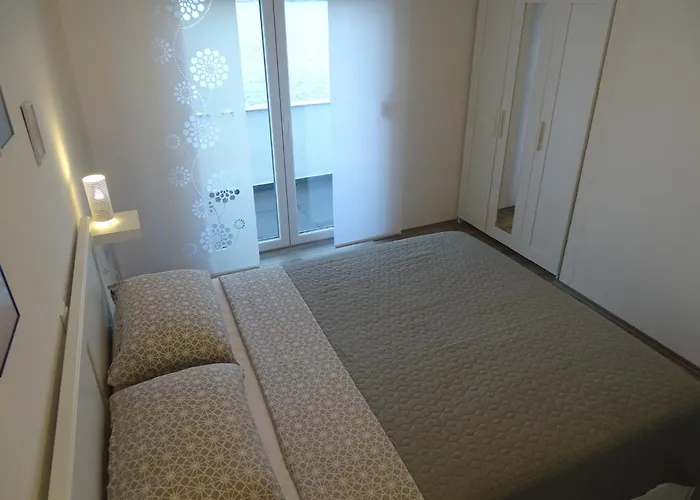 Nikola * 珀塞达耶